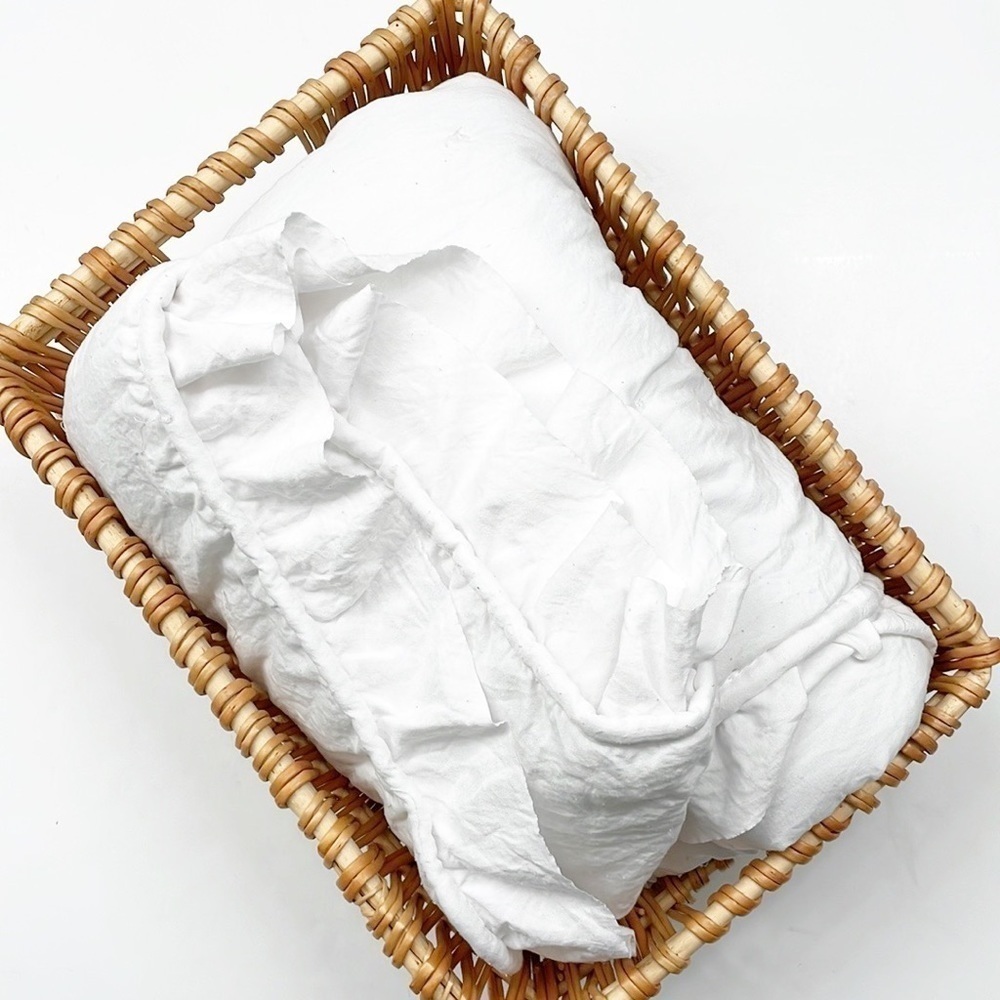 White ruffle baby blanket